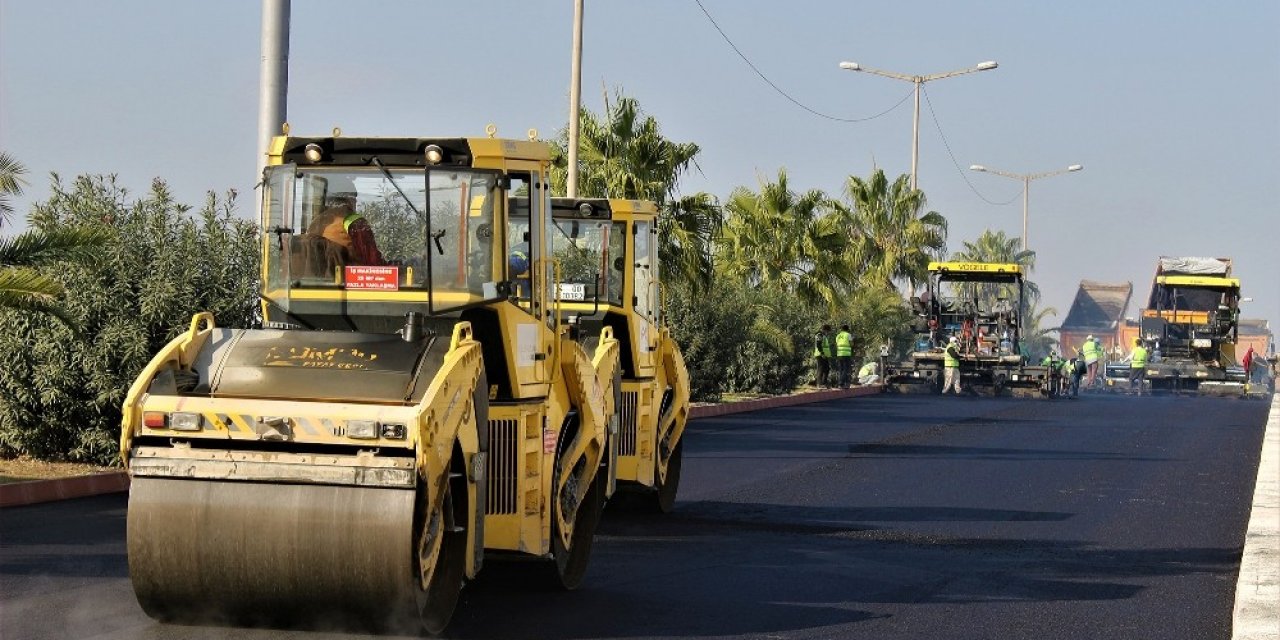 Turgut Özal Bulvarında Asfalt Çalışması Devam Ediyor