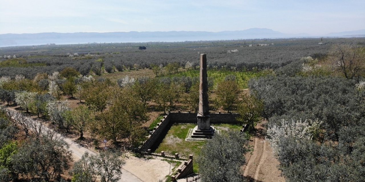 İznik’teki Dikilitaş, 2 Bin Yıldır Ayakta
