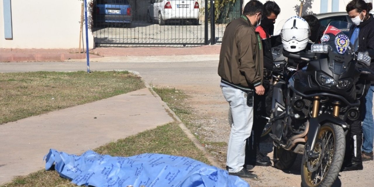 Antalya’da Çocuk Parkında Erkek Cesedi Bulundu