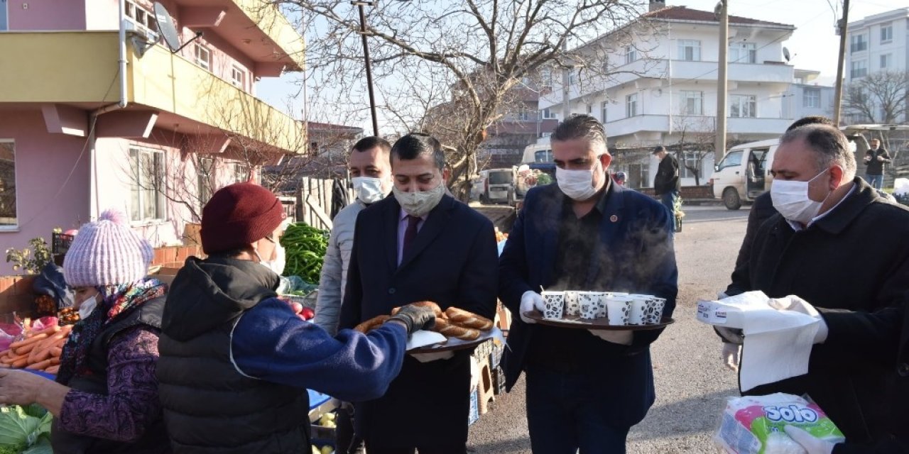 Başkan Öz’den Çay Simit İkramı