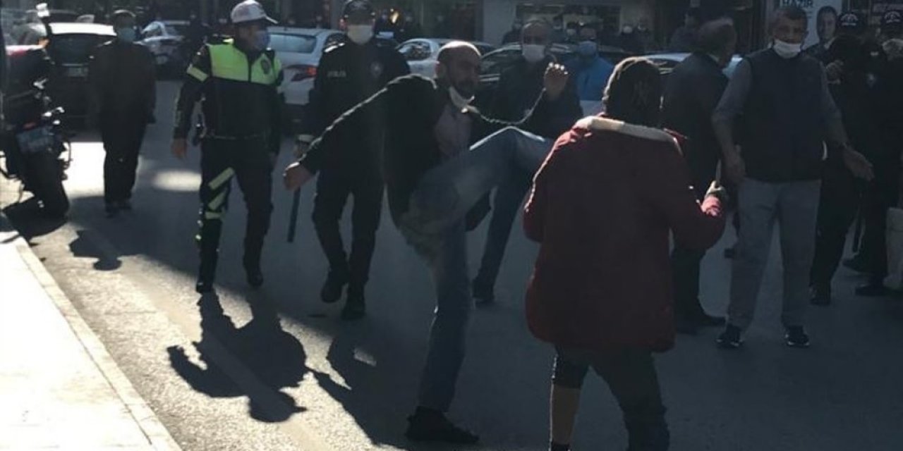 Maske Takmayan Şahıs Kimlik Soran Polise Bıçak Çekti