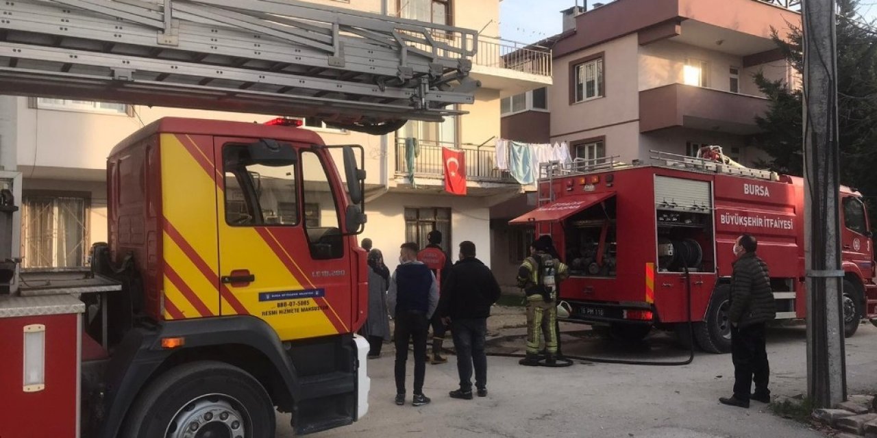 Korkutan Yangın, Bir Kişi Dumandan Zehirlendi