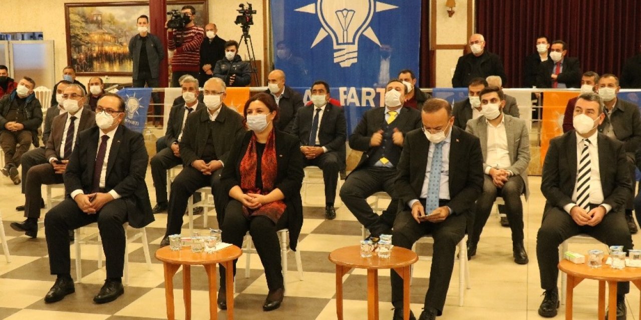 Ak Parti Kırşehir Teşkilatı, İl Başkanı Adayı Seher Ünsal’ı Tanıttı
