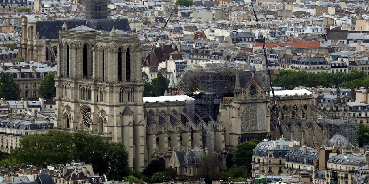 Paris’in Notre-dame Katedrali Yangından Sonra İlk Defa Noel Korosunu Ağırladı