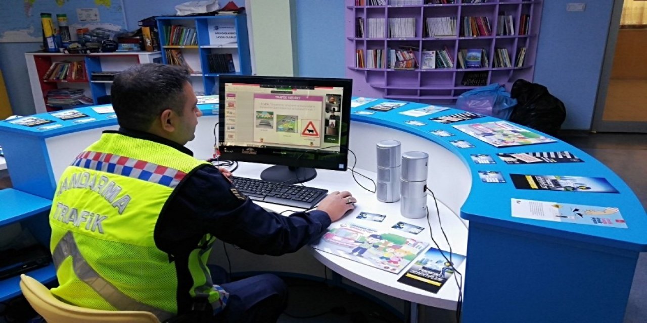 Kemaliye’de Jandarmadan Online Trafik Eğitimi
