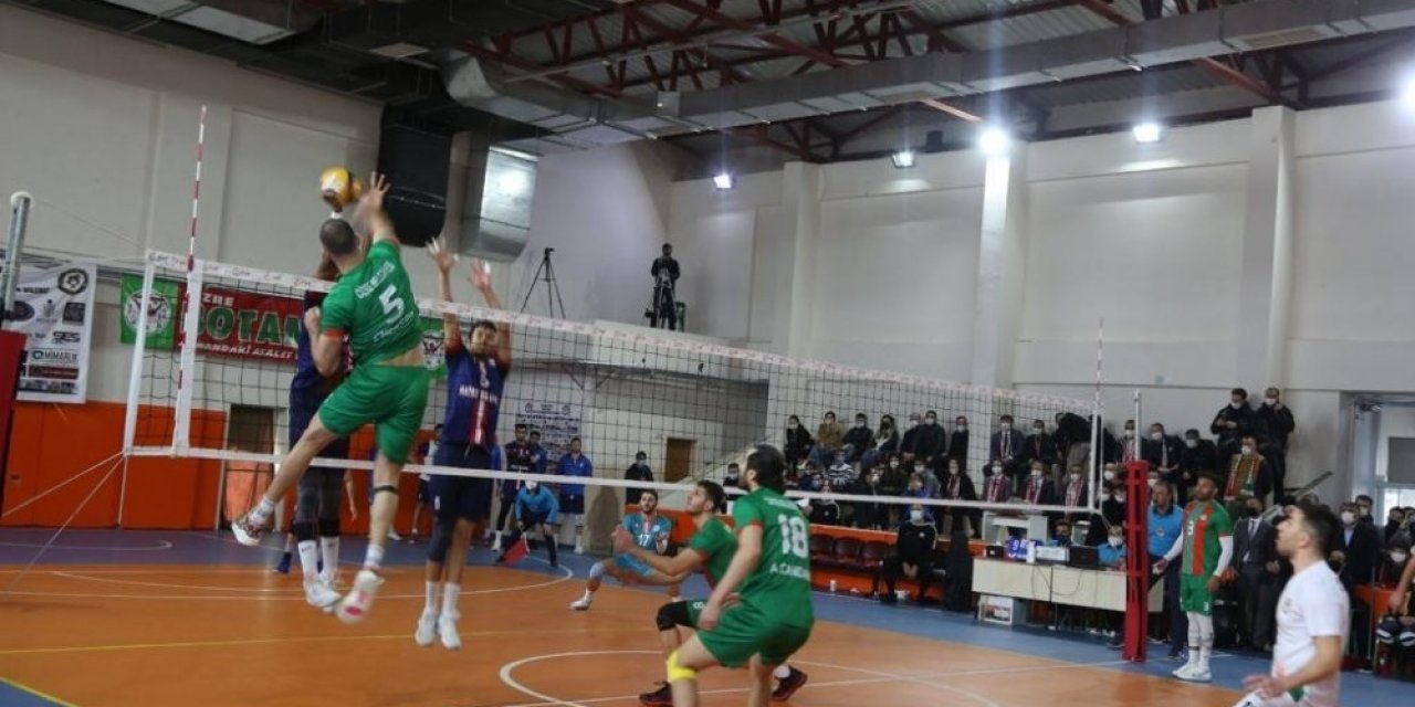 Cizre Belediyesi Erkek Voleybol Takımı İlk Yarıyı Namağlup Tamamladı