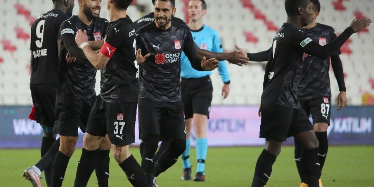 Sivasspor, Sahasında 158 Gün Sonra Kazandı