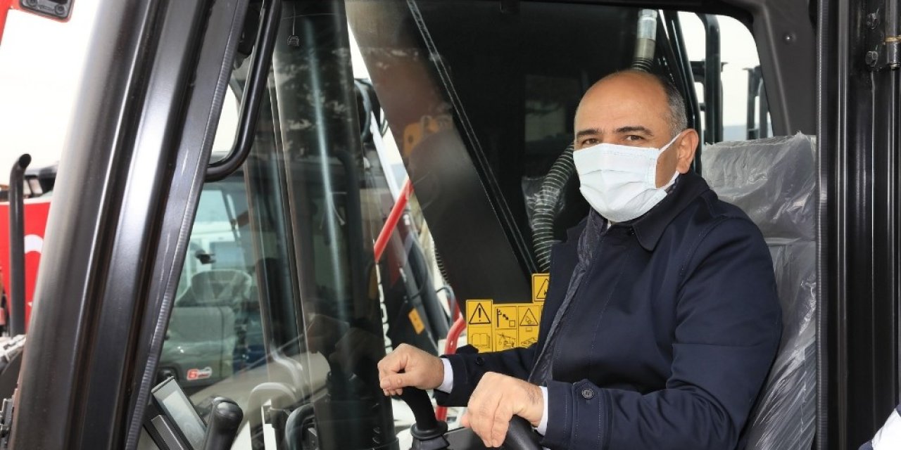 Körfez’e 5 Yeni İş Makinesi