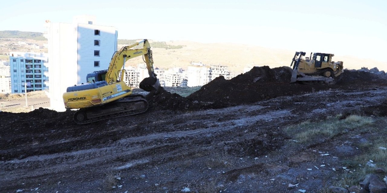 Karaköprü’de Kapalı Yüzme Havuzu Çalışmaları Başladı
