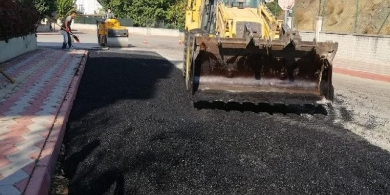 Kemer Belediyesi Alt Yapı Çalışmaları Yapılan Bozuk Yolları Asfaltlıyor