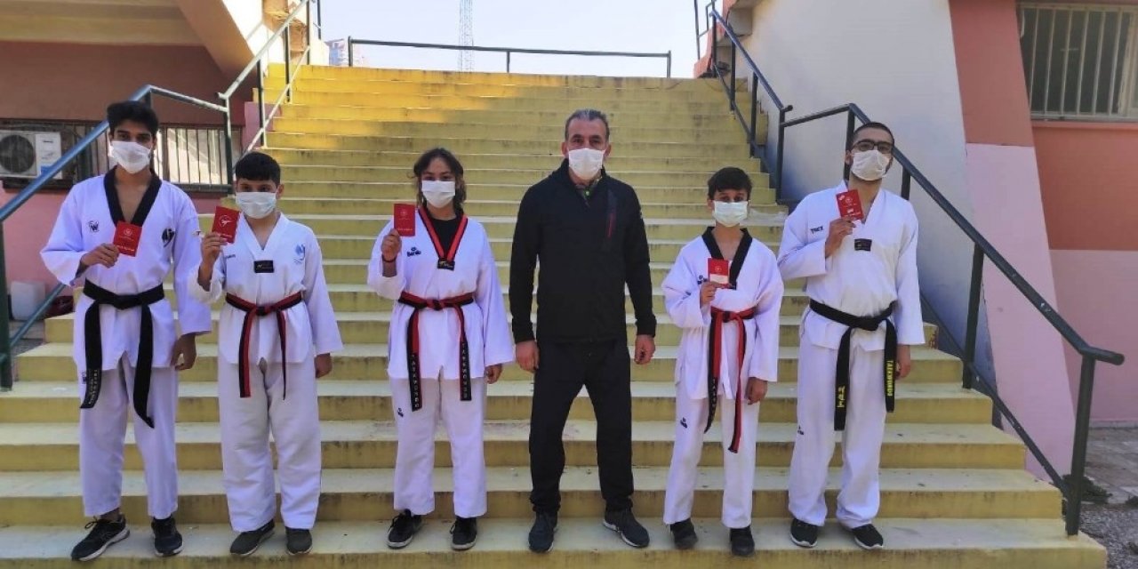 Yunusemreli 5 Tekvandocu Siyah Kuşağa Terfi Etti