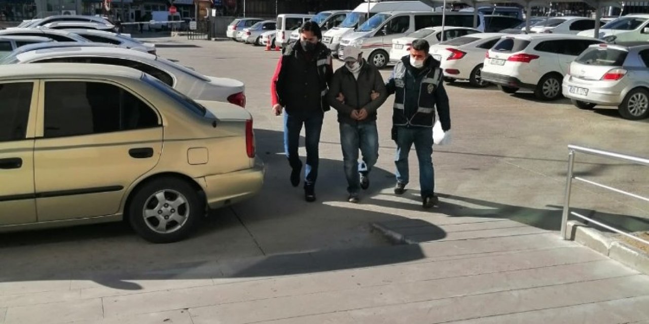 Atm’de Yardım Bahanesiyle Emeklilerin Parasını Çalan Dolandırıcı Yakalandı