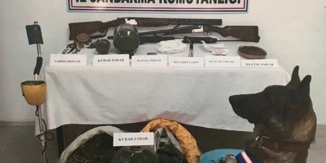 Uyuşturucu Baskını Yapılan Evden Tarihi Eser De Çıktı