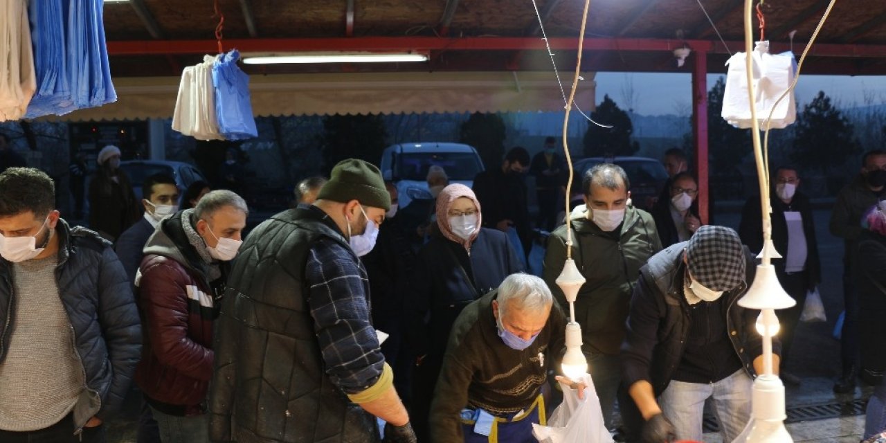 Karabük’te Kısıtlamaya Saatler Kala Balıkçılara Akın