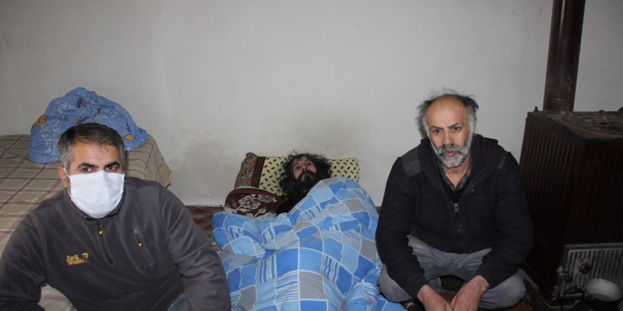 Bakıma Muhtaç 3 Zihinsel Engelli Kardeş Yardım Eli Bekliyor