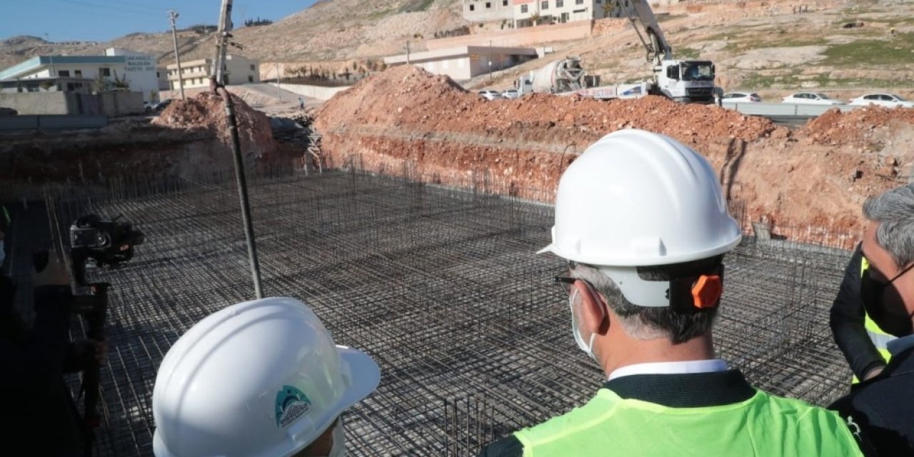 Eyyübiye’de Yarı Olimpik Yüzme Havuzunun Temeli Atıldı