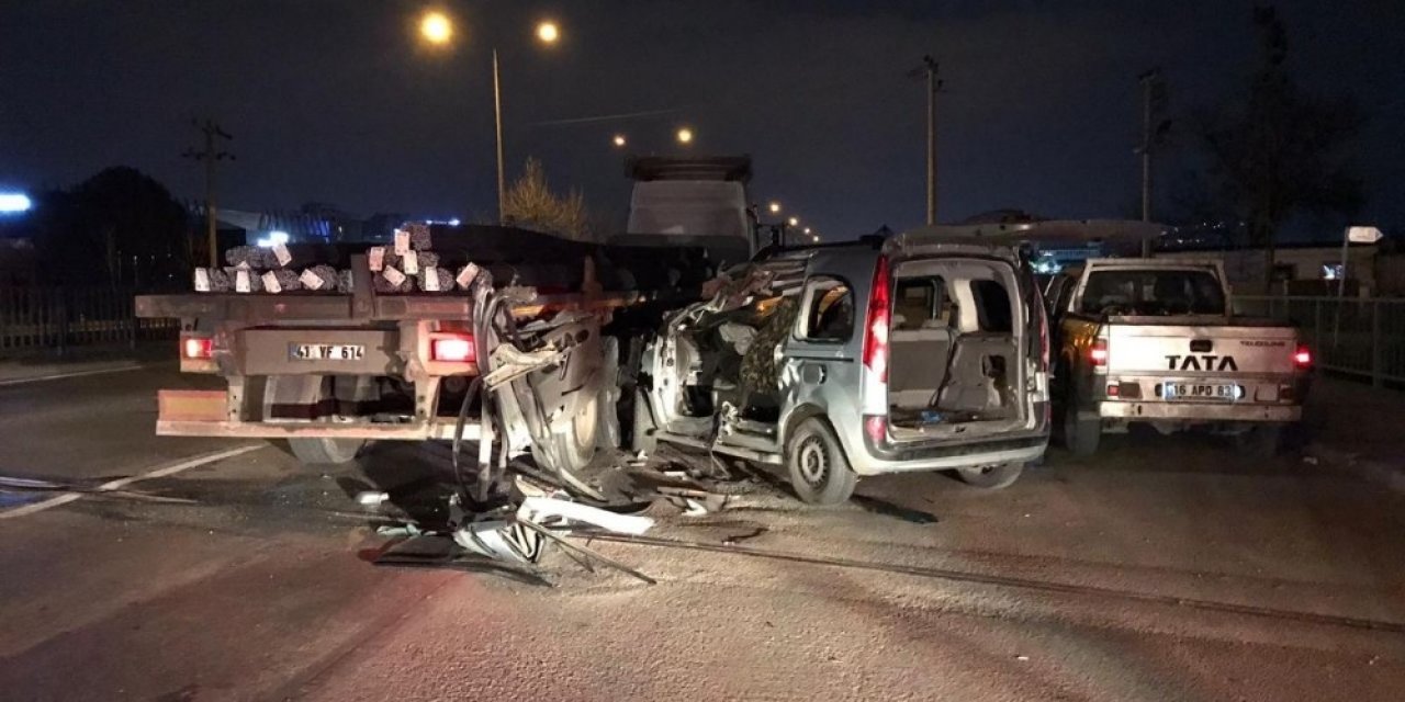 Bursa'da TIR ile kamyonetin çarpıştığı kazada bir kişi yaralandı.