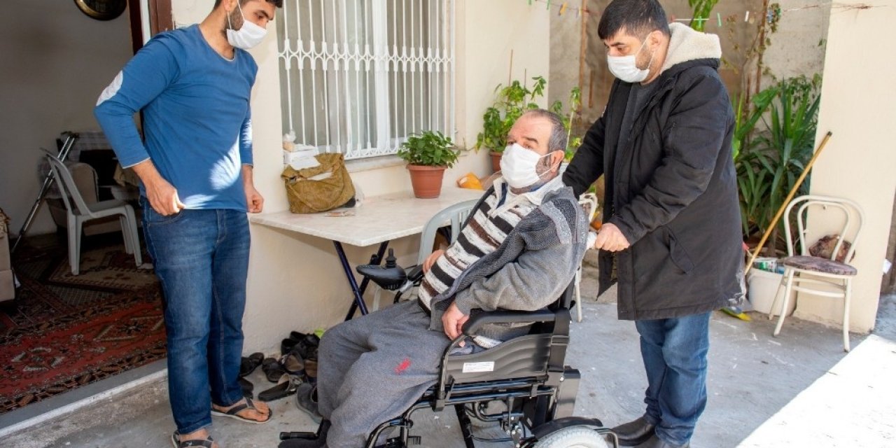 Engellilere Manuel Ve Akülü Tekerlekli Sandalye Dağıtıldı