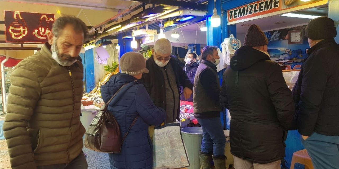 Vatandaşlar Kısıtlamada Balıkçılara Akın Etti