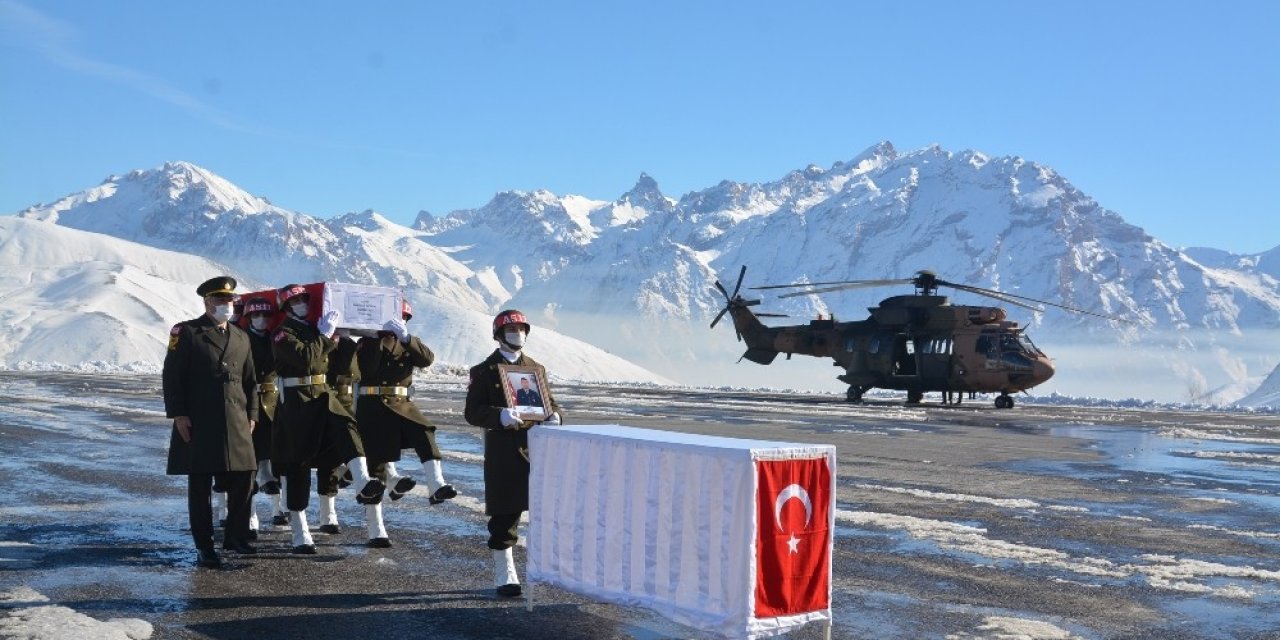 Hakkari’de Şehit Özbent İçin Tören Düzenlendi