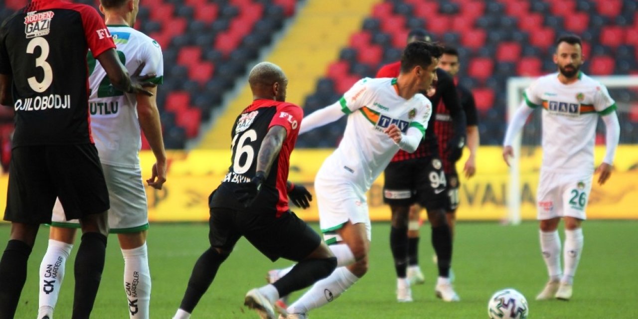 Süper Lig: Gaziantep Fk: 2 - Aytemiz Alanyaspor: 1 (ilk Yarı)