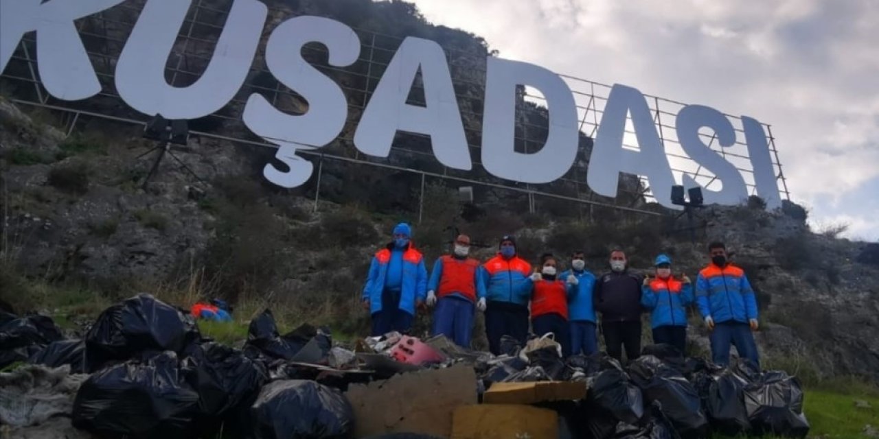 Kuşadası’nda Sokağa Çıkma Kısıtlamasında Temizlik Seferberliği