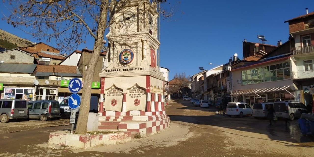 Çelikhan Sokakları Boş Kaldı