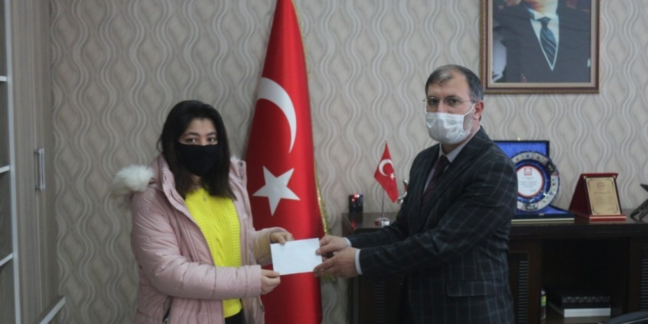 ‘göç Ve Aile’ Temalı Resim Yarışmasında, Dereceye Giren Katılımcılar Ödüllendirildi