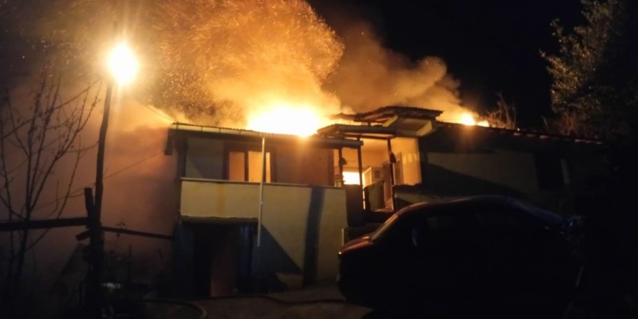 Kocaeli’de Ev, Ahır Ve Samanlık Yangında Kullanılmaz Hale Geldi