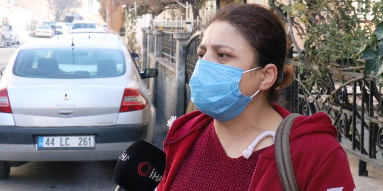 Gözyaşları İçinde Kayıp Kızını Arıyor