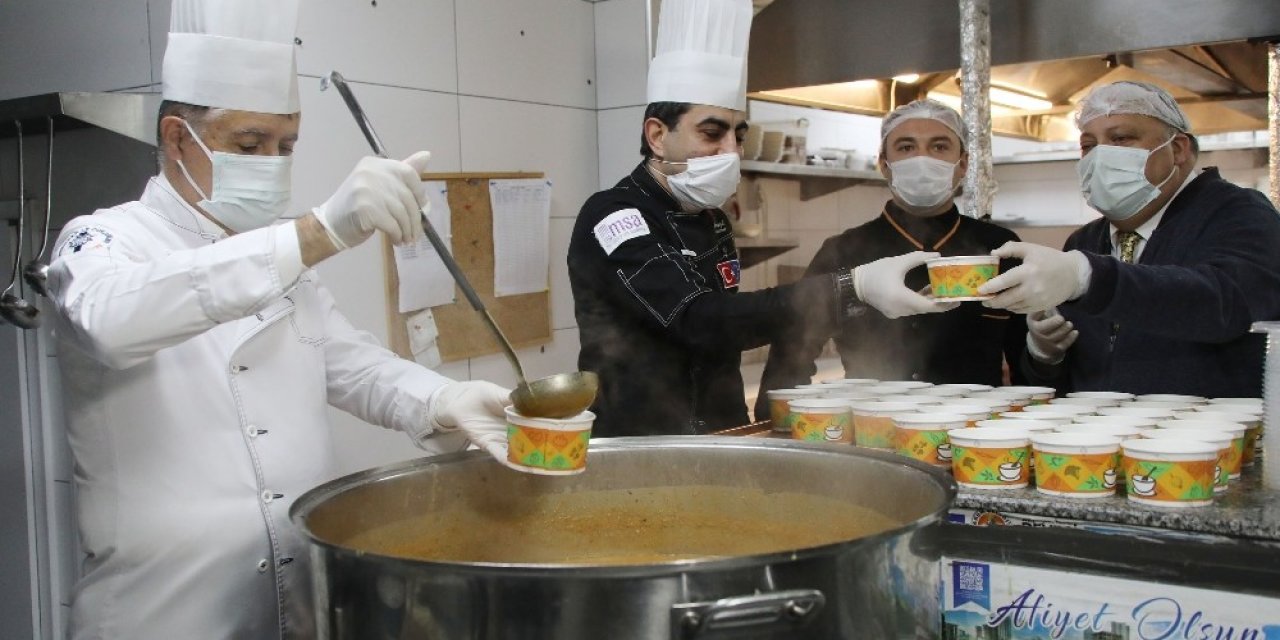 Atakum’dan 36 Günde 1373 Hane Ve 3790 Hastaya Yemek Desteği