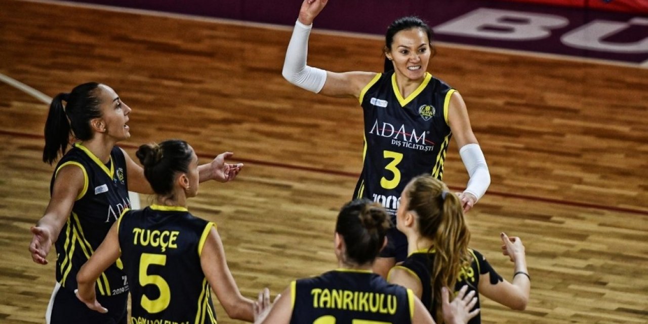 Adam Voleybol Galibiyetle Kapattı
