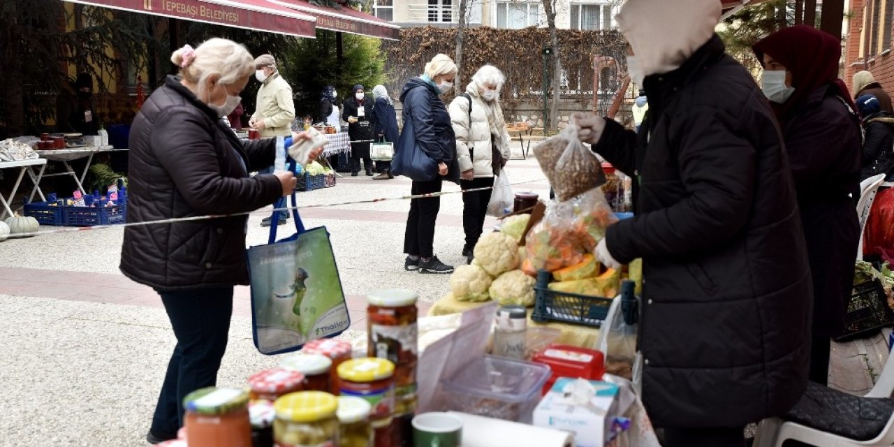 Kooperatif Üyesi Kadınlar ’kadın Üretici Ürün Satış Noktası’nda