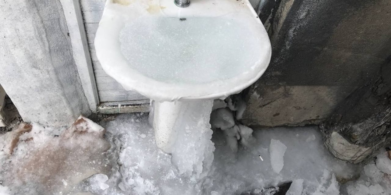 Bayburt Buz Tuttu