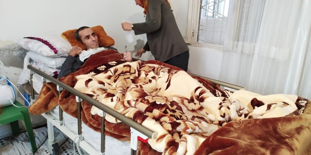 Yatalak Eşi Ve 5 Çocuğuna Bakıyor, Kendilerine Uzanacak Yardım Elini Bekliyor