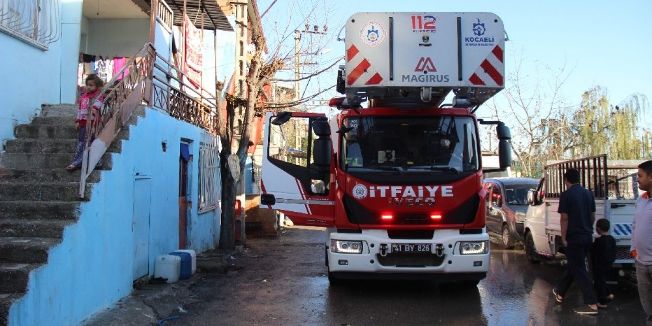 Evin Bacasında Çıkan Yangın Paniğe Neden Oldu