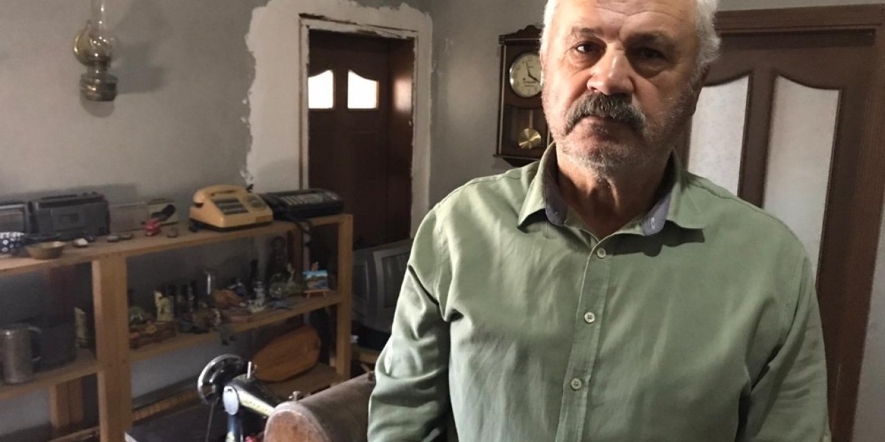 Biriktirdiği Antikalarla Evinin Çatı Katını Adeta Müzeye Çevirdi