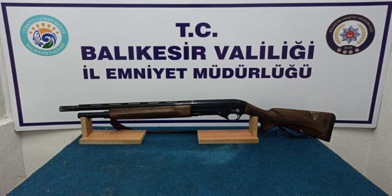 Balıkesir’de Polis 4 Aranan Şahsı Yakaladı