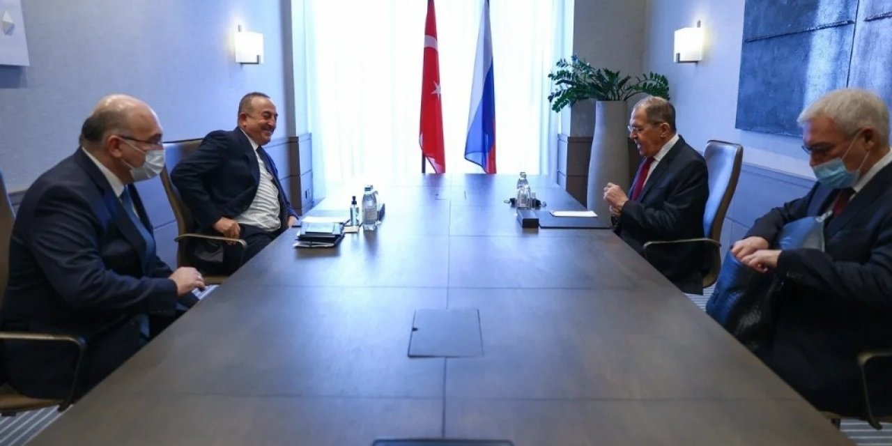 Bakan Çavuşoğlu Ve Rus Mevkidaşı Lavrov Soçi’de Görüştü