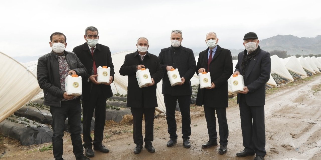 Aydın Büyükşehir Belediyesi’nden Çiftçiye Sıvı Gübre Desteği
