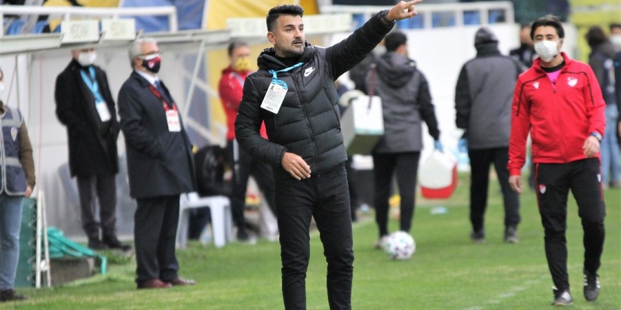 Menemenspor’da Teknik Direktör Cenk Laleci İle Yollar Ayrıldı
