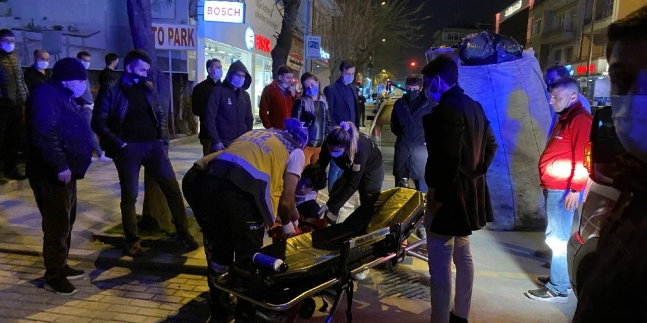 Önündeki Aracı Sollarken Kağıt Toplayan Çocuğa Çarptı