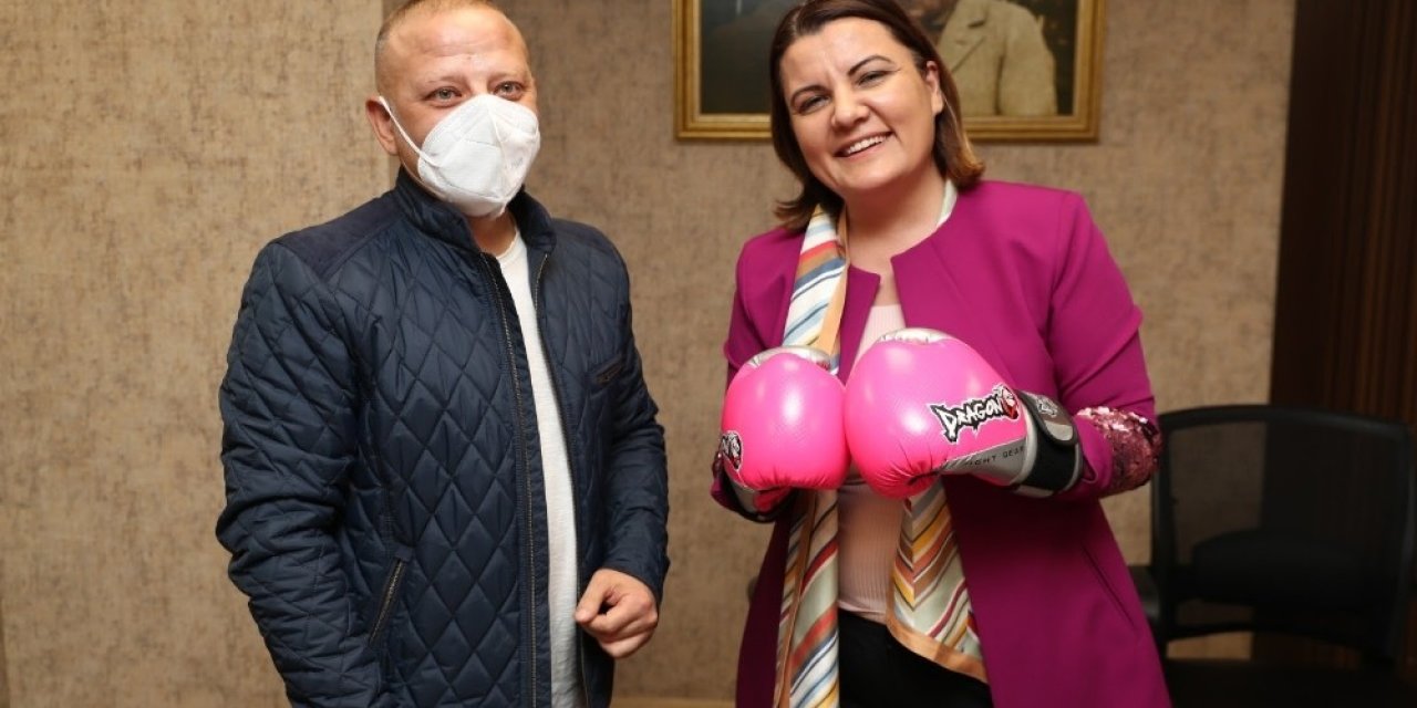 İzmit Belediyesinden, Amatör Spor Kulüplerine 10’ar Bin Tl’lik Destek