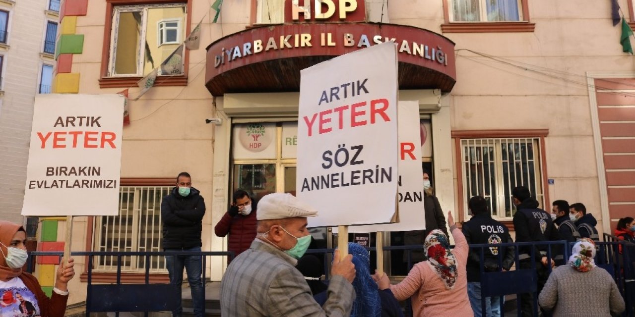 Hdp Önünde Evlat Nöbeti Tutan Babadan Aihm’e Tepki