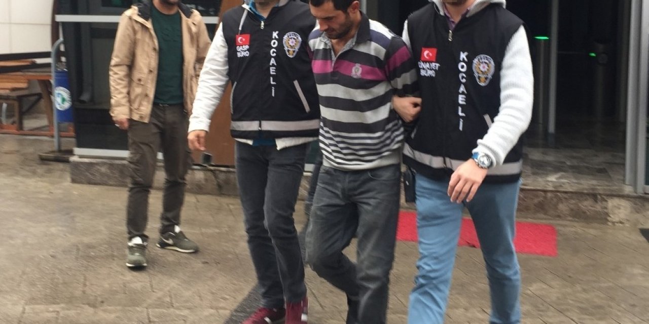 Üvey Annesinin Boğazını Kesen Şahsa Müebbet Hapis Cezası Verildi