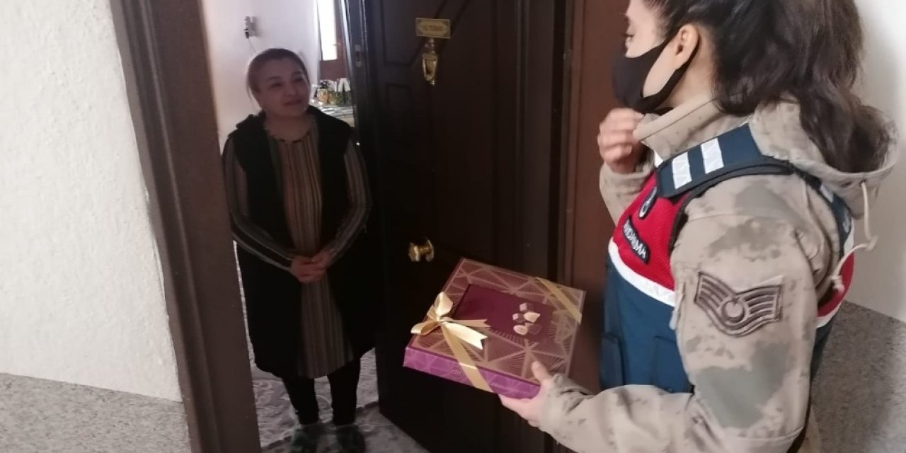 Askerlerden Şehit Aileleri Ve Gazielere Ziyaret