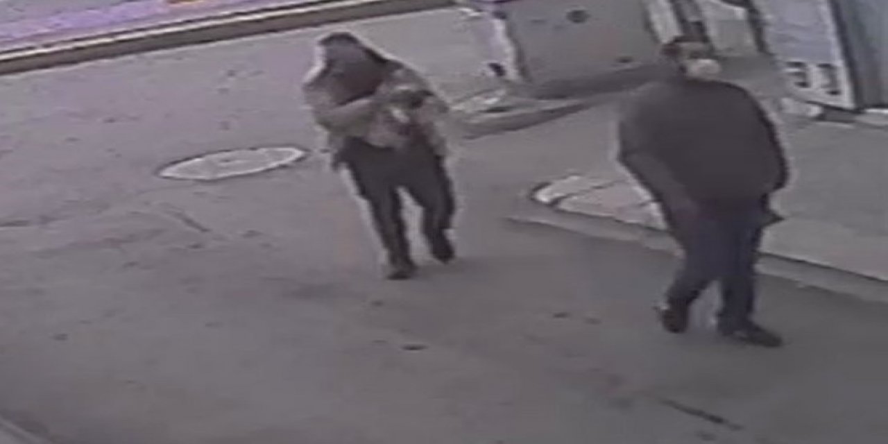 Çaldıkları Köpeği Severek Sakinleştiren Şahıslar Güvenlik Kameralarına Yansıdı
