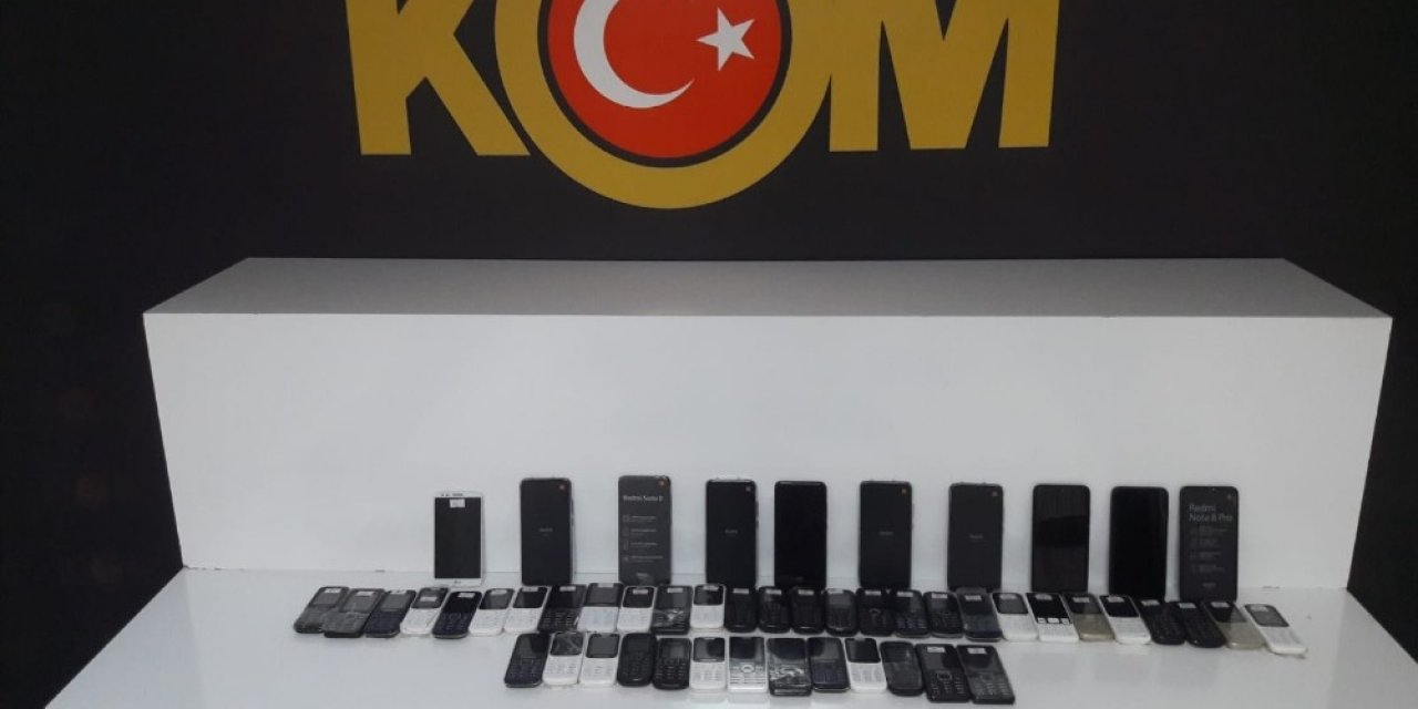 Aksaray’da Kaçak Cep Telefonu Operasyonu: 4 Gözaltı