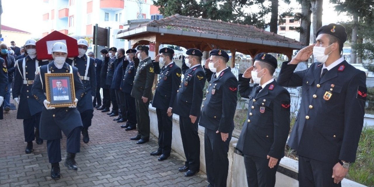 Kıbrıs Gazisi Emekli General Son Yolculuğuna Uğurlandı