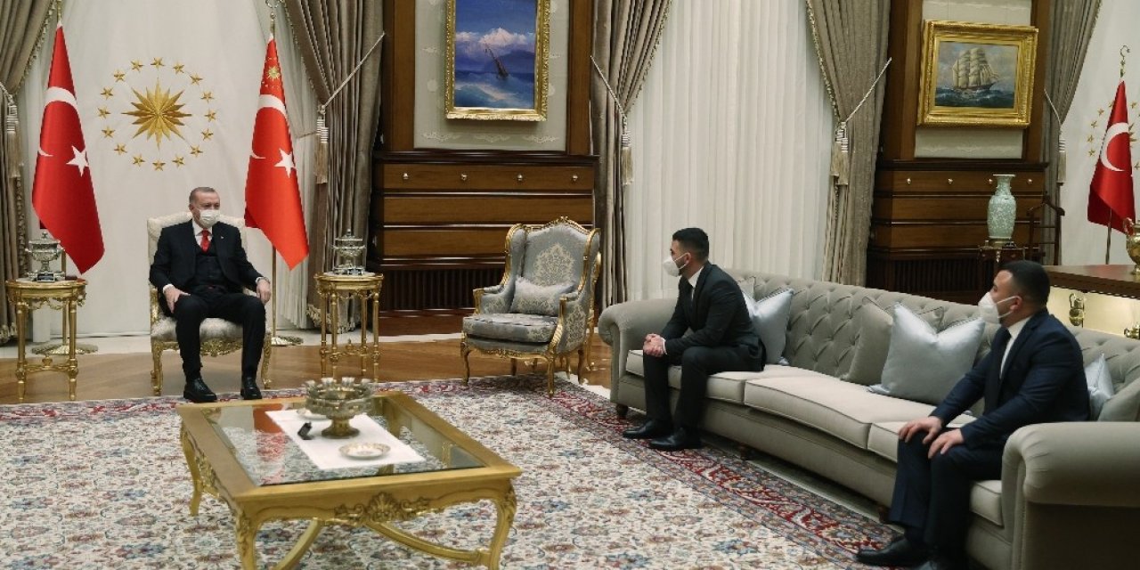 Cumhurbaşkanı Erdoğan, Avusturya’daki Terör Saldırısında Kahraman Olan İki Türk’ü Kabul Etti